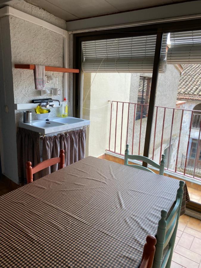 Hostal Casiano Camarasa Екстер'єр фото